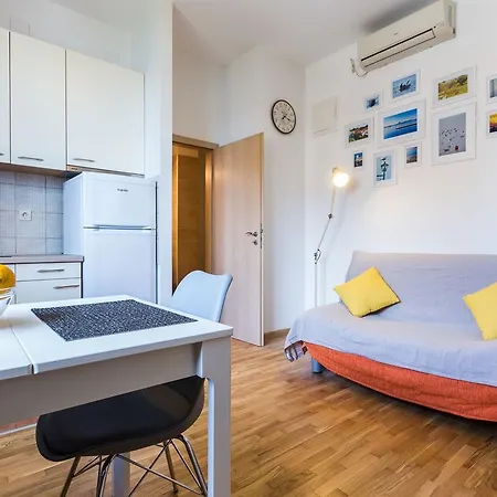 Nata Apt. W. Sea View Near Center *